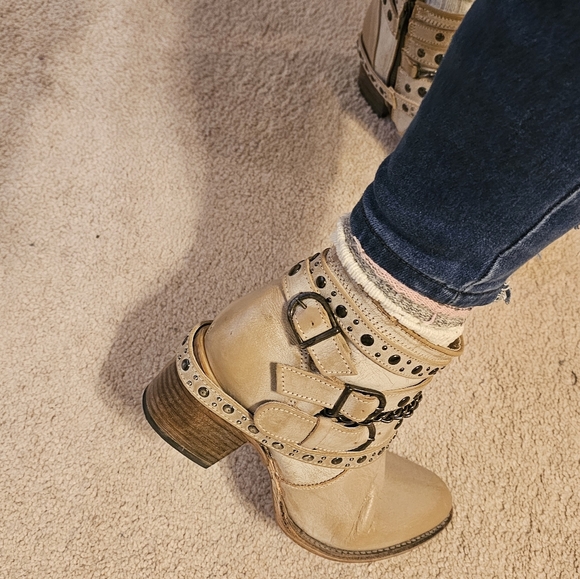 Freebird Sandra Studded Tan Ankle Boots